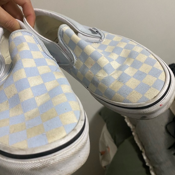 Check vans - Picture 4 of 5